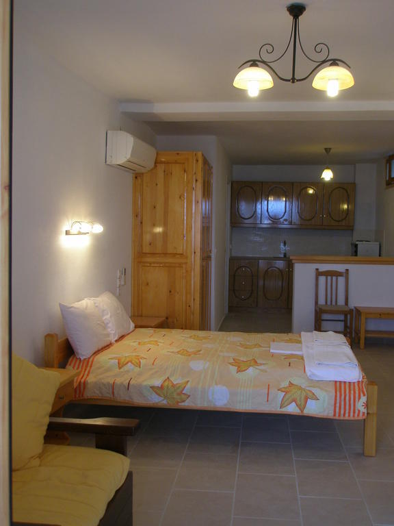 Villa Zaharo And Lilian Apartments Трулос Екстер'єр фото