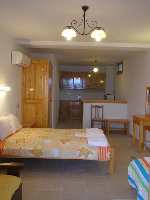 Villa Zaharo And Lilian Apartments Трулос Екстер'єр фото