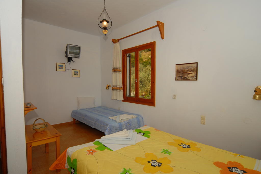 Villa Zaharo And Lilian Apartments Трулос Екстер'єр фото